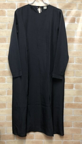 【中古】 Baserange 軍事基地範囲 引き船有り ロングスリーブシルクワンピース 裾細長い切口 黒いこと  111453061