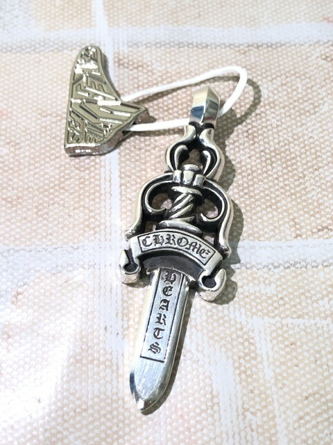 【中古】  Chrome Hearts クロムハーツ LARGE DAGGER ラージダガー シャンデリヤ いの一番 フェイクバスターズ価値付ける済111449959
