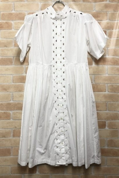 【中古】 AAYUSHI アユーシ ハーフスリーブウェーブレースワンピース SFN0280 白いこと  111452941