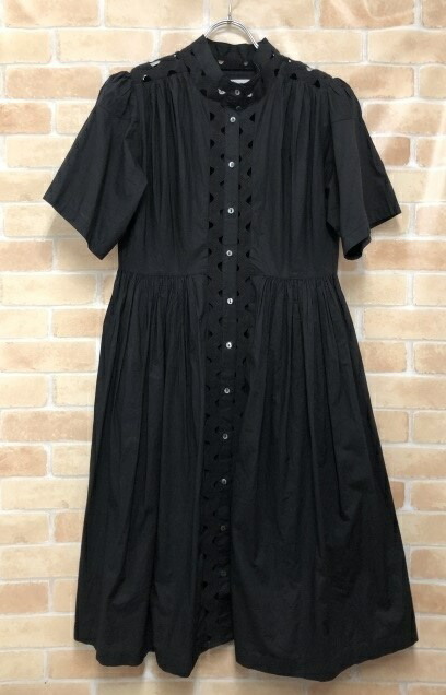 【中古】 AAYUSHI アユーシ ハーフスリーブウェーブレースワンピース SFN0280 黒いこと  111452940