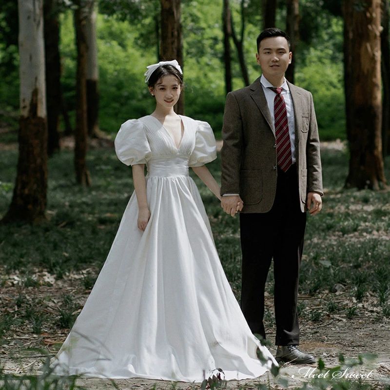 ウェディングドレス ロングドレス Aラインドレス パフスリーブ Vネック レトロ調 編み上げ 二次会 結婚式 前撮り ブライダル 花嫁 ウエディングドレス 海外挙式 オフホワイト パーティードレス フォトウェディング 小さいサイズ 大きいサイズ wedding dress｜セレクトギアマーケット