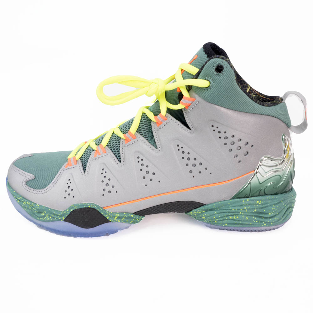 カーメロ・アンソニー JORDAN シューズ/スニーカー メロ クリスマス シルバー 640318-025|MLB.NBAグッズショップ SELECTION
