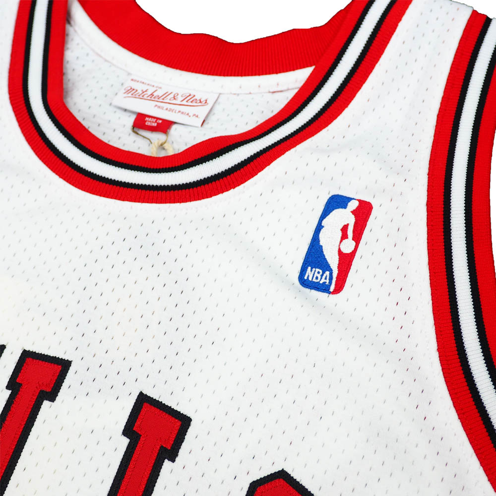 Nba マイケル ジョーダン シカゴ ブルズ ユニフォーム Nflグッズ ジャージ オーセンティック ジョーダン ミッチェル ネス Mitchell Ness ホワイト Mlb Nbaグッズショップ Selectionあす楽対応 ブルズ時代のマイケル ジョーダン選手復刻ユニフォーム