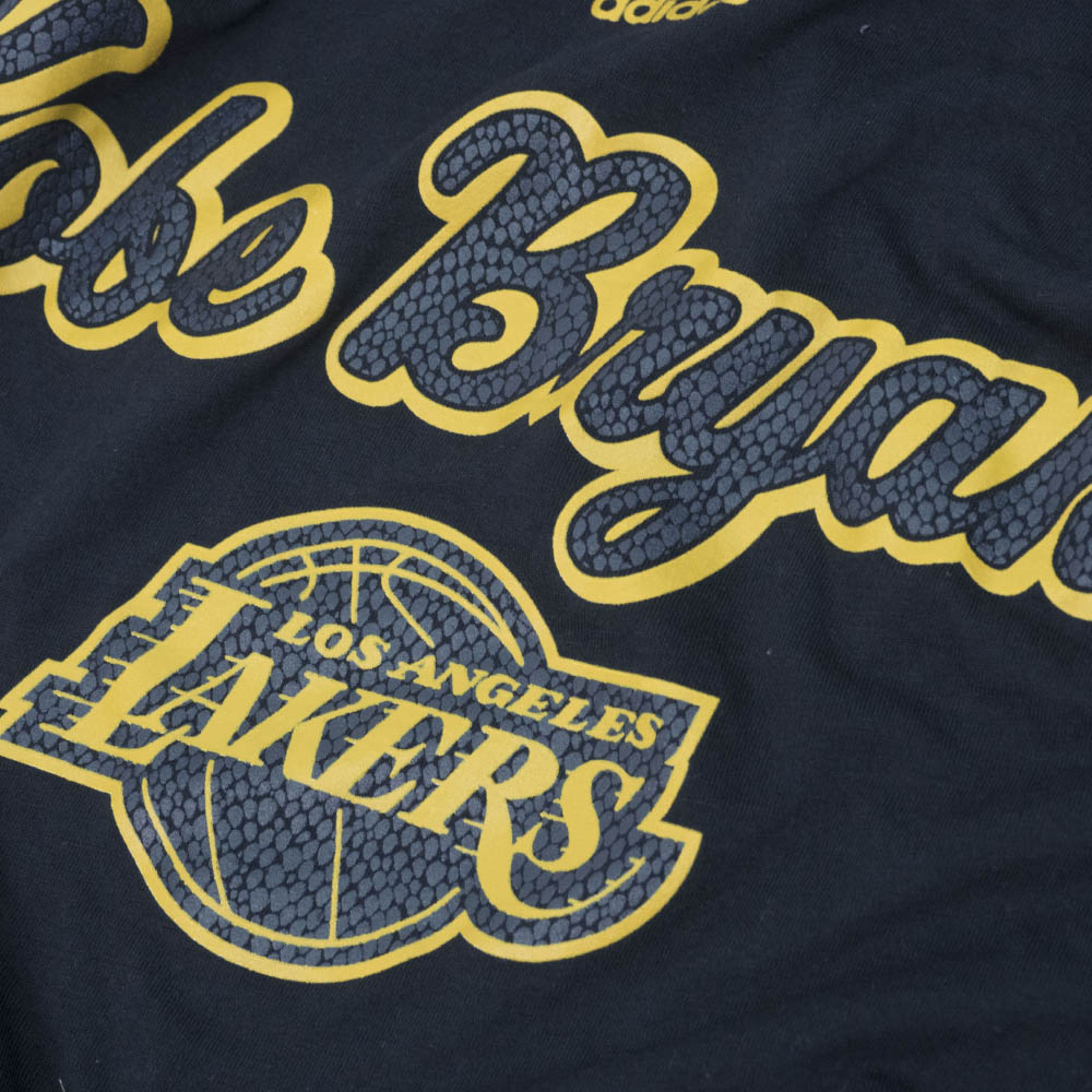 楽天市場 Nba コービー ブライアント ロサンゼルス レイカーズ Tシャツ Kobe Mamba Pattern T Shirt アディダス Adidas ブラック Ocsl Mlb Nbaグッズショップ Selection