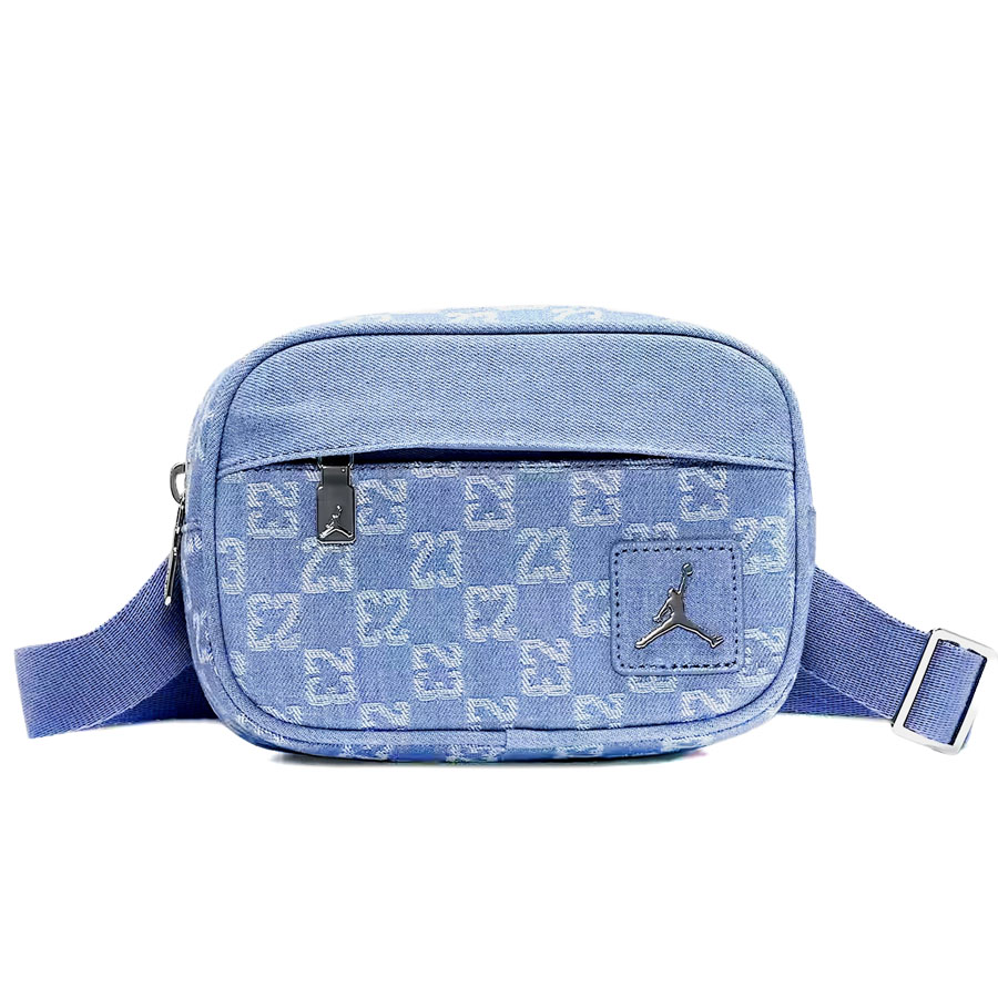 Jordan マイケル・ジョーダン バッグ Monogram Camera Bag ナイキ/Nike ロイヤル｜MLB.NBAグッズショップ　SELECTION