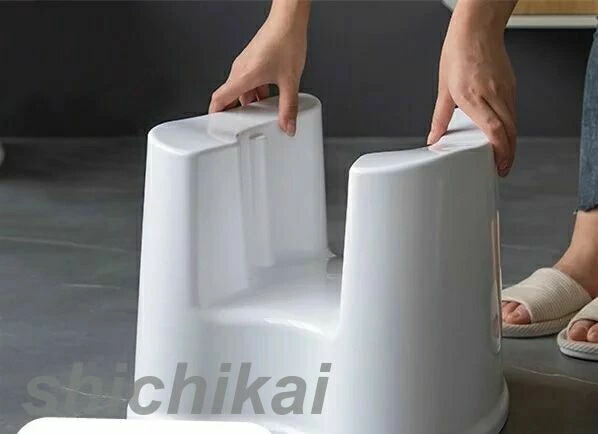 ススツール 風呂いす 腰掛け 風呂おけ バスチェア 通気性 壁掛け 軽い 洗いやすい 抗菌 抗菌加工 底穴なし