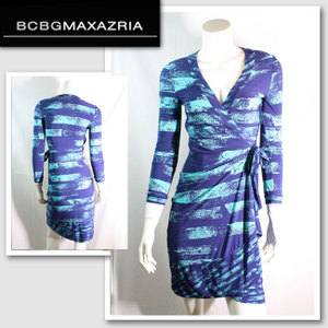 【BCBG MAXAZRIA/BCBGマックスアズリア】 ブルーボーダーラップドレス（ブルー・BLU）/レディース 【インポート】【セレカジ】【正規品】