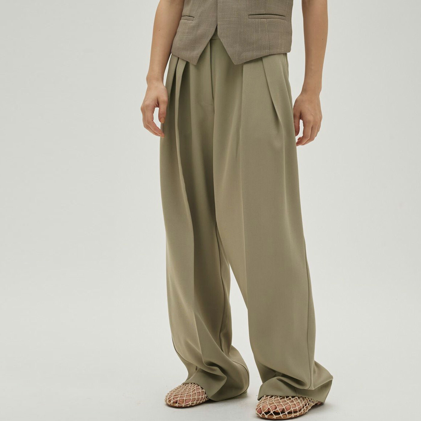 (予約)トゥデイフル TODAYFUL Tuck Wide Trousers タックワイドトラウザーズ 12610714 (3月中旬以降入荷) レディース ボトムス ロングパンツ ワイド シャリ感 2026春 楽天市場】(予約)トゥデイフル TODAYFUL Tuck Wide Trousers タック