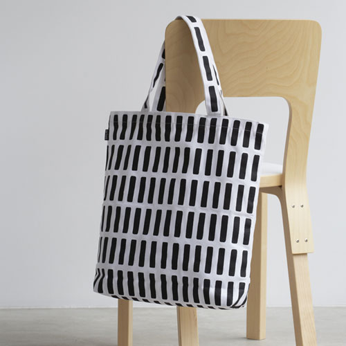 トートバッグ キャンバスバッグ ホワイト×ブラック SIENA (Artek アルテック) レディース メンズ キャンバス 大きめ 小さめ a4 黒 白 モノトーン 母の日【代引不可商品】 の商品写真