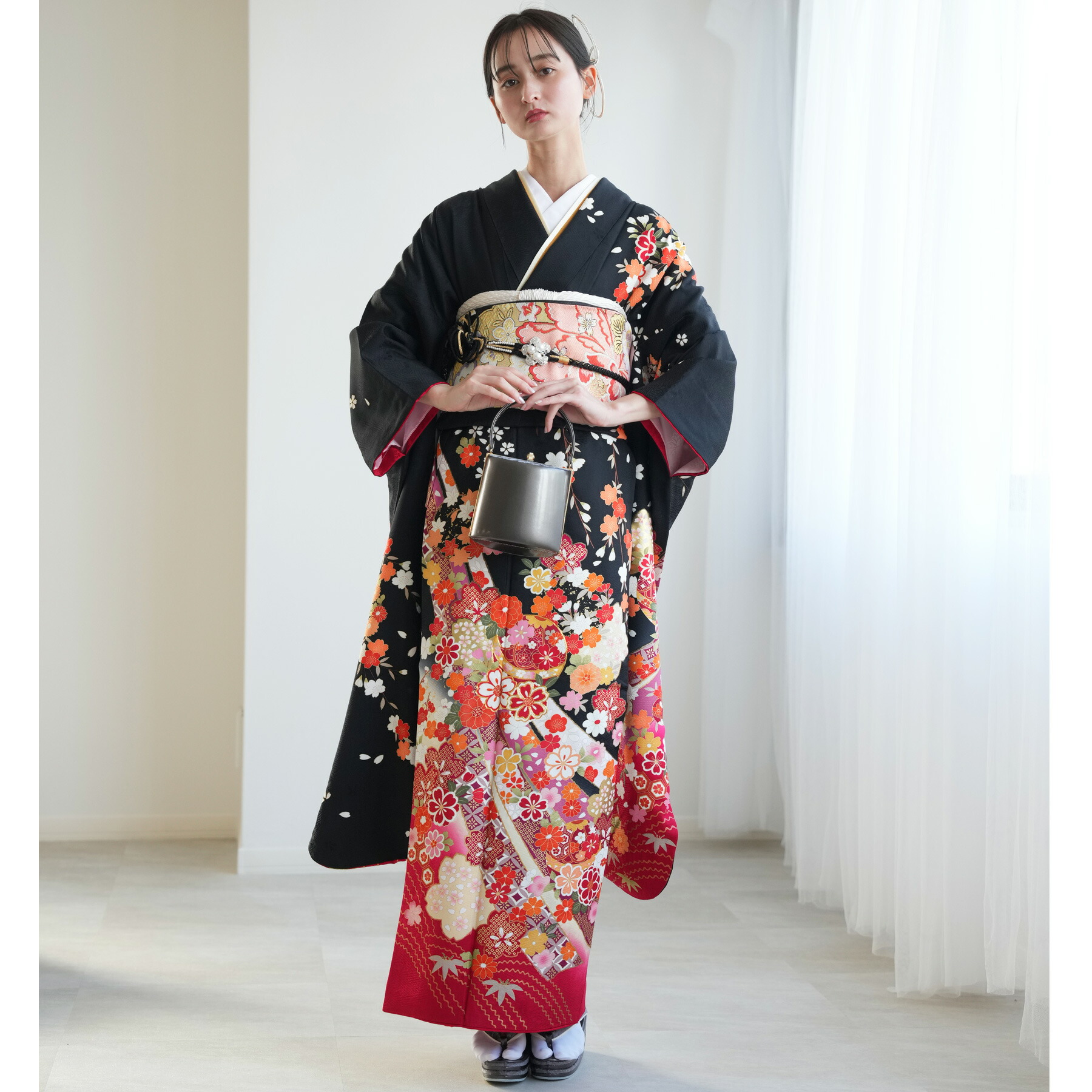 Ami出品◆ 振袖7点セット ◆フルセット帯新品系部分絞り成人式27AT 正統派古典 赤/黒/白 御所車柄/牡丹柄 人気 上品 可愛い 伝統的古典