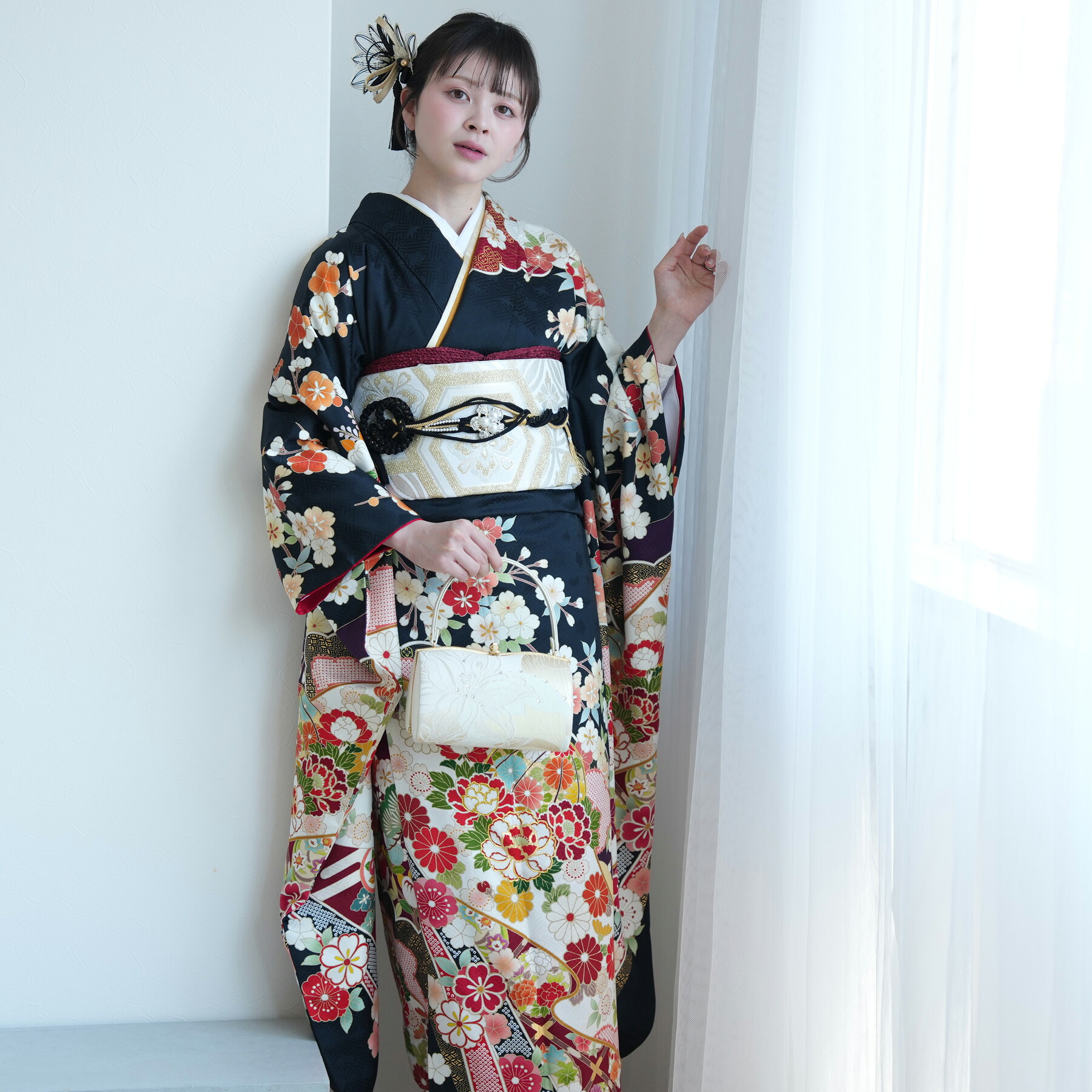 ※2027年1月分受付終了【レンタル】【振袖 正絹着物+袋帯 21点セット ダークネイビーに古典四季花】着物セット 女性 成人式 結婚式 前撮り 紺系 赤 菊 牡丹 正装 和装 フォーマル 晴れ着 記念撮影 足袋プレゼント 往復送料無料