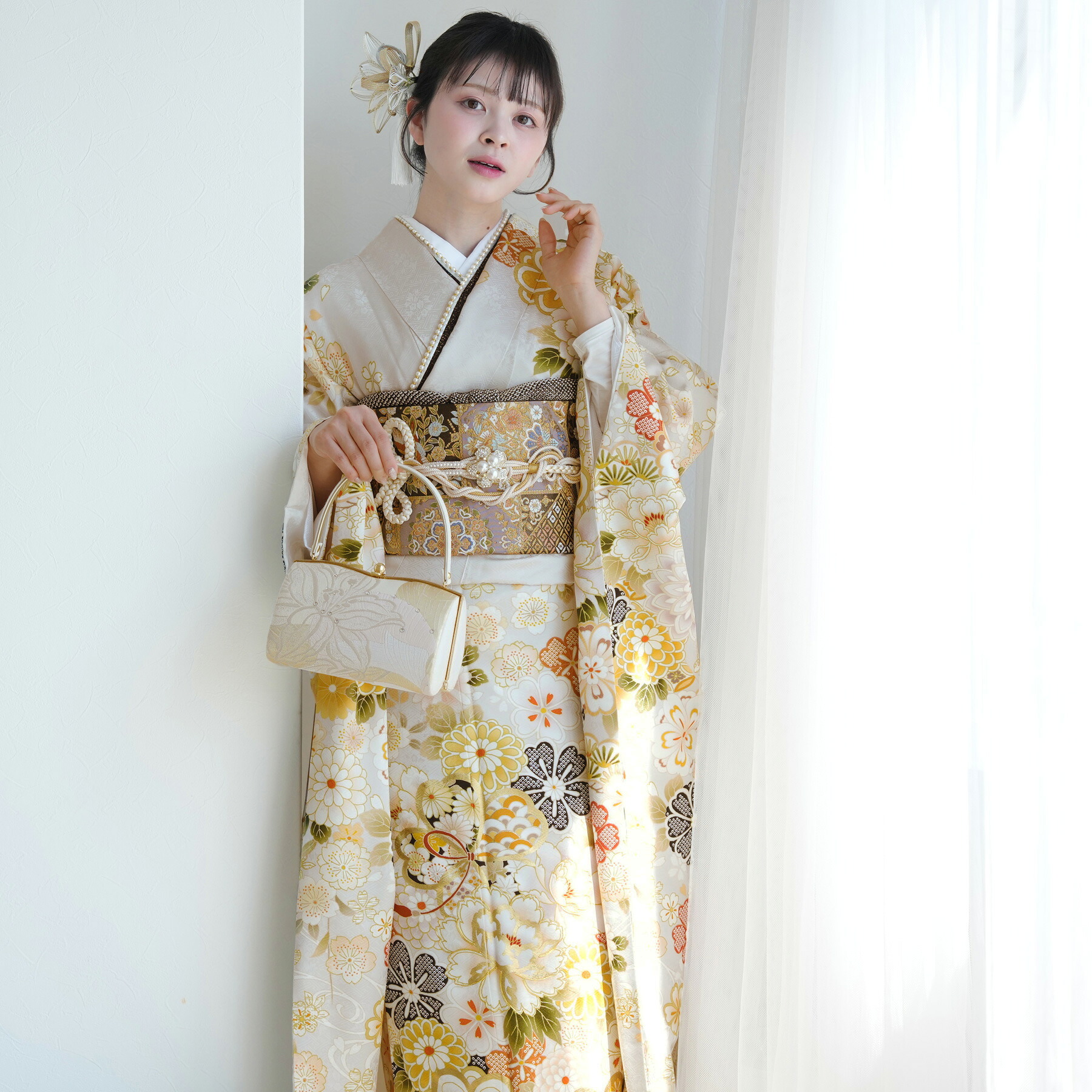※2027年1月分受付終了【レンタル】【振袖 正絹着物+袋帯 21点セット グレージュ花づくし】着物セット 女性 成人式 結婚式 前撮り20歳 正装 和装 フォーマル 晴れ着 記念撮影 足袋プレゼント 往復送料無料