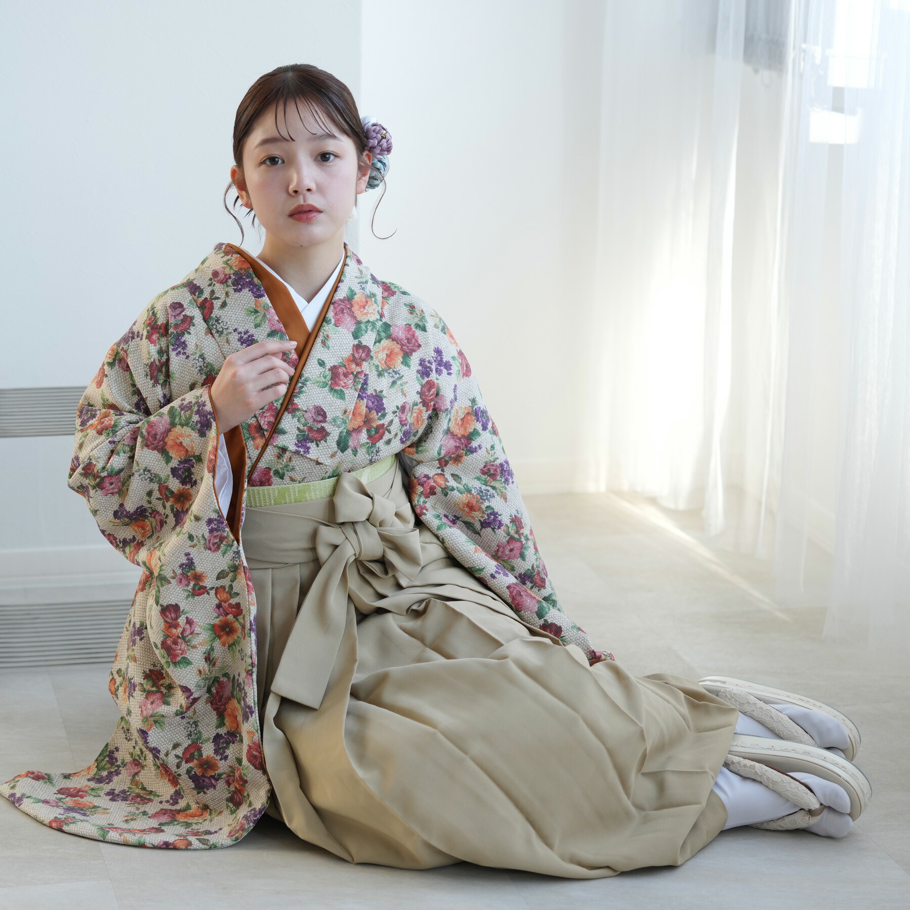 【レンタル】 往復送料無料 2尺袖 着物 袴 16点セット 袴丈91cm（適応身長153cm-165cm） 国産生地 袴セット 卒業式 大学生 着物 女性 ladies ベージュ 系 オレンジ 赤 アイボリー バラ アンティーク 洋風 かわいい くすみカラー 花柄 古典柄 大正浪漫