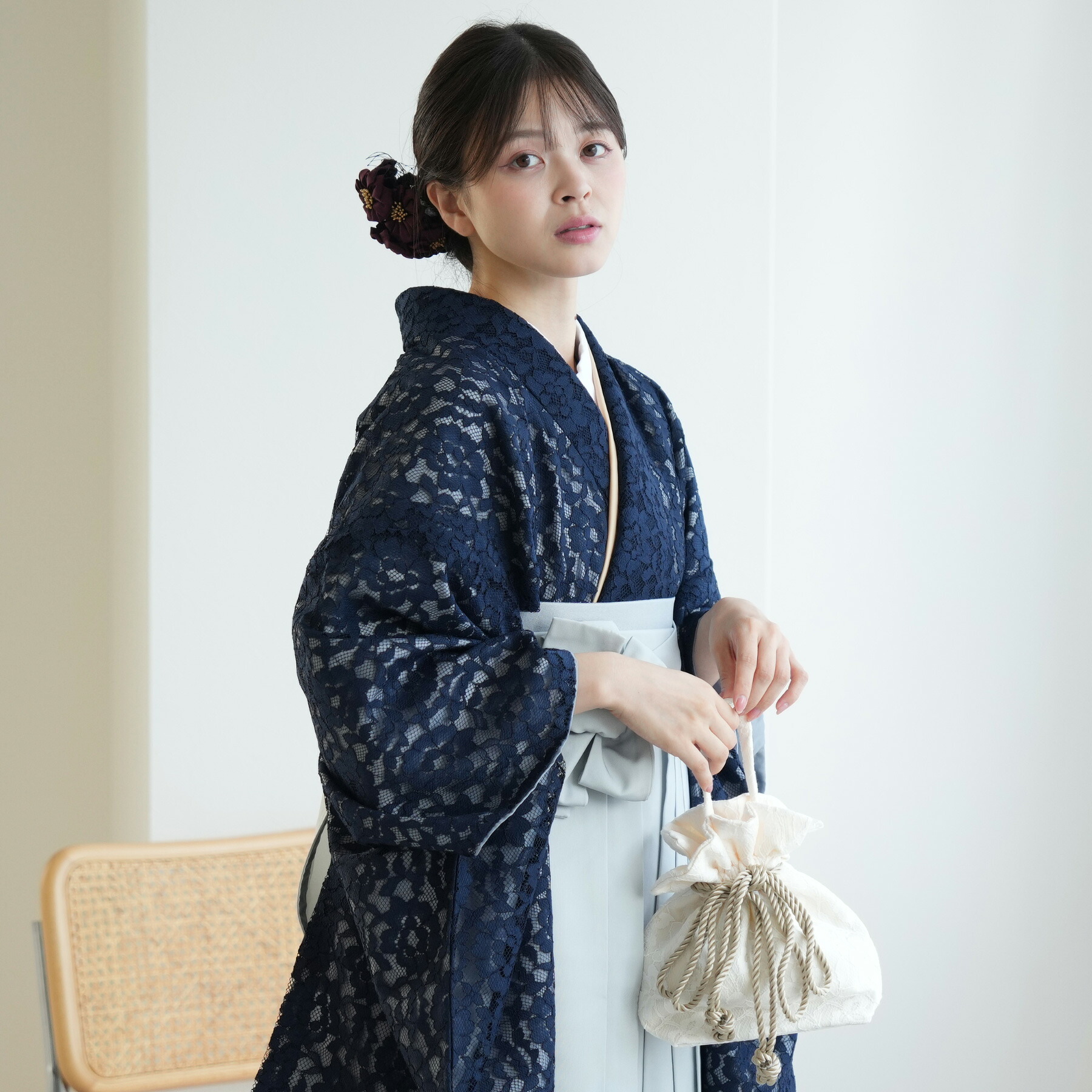 【レンタル】 往復送料無料 2尺袖着物 袴 17点セット utatane 袴91cm（身長約153 - 158cm） 袴セット 卒業式 大学生 着物 レース 女性 紺系 女性 ladies ネイビー 水色 ブルー シンプル フラワーレース 透け 上品 刺繍 重ね衿縫い付済 卒服 卒業式 謝恩会｜ニコアンティーク