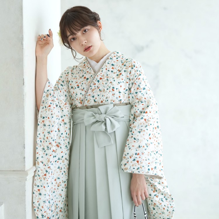 【レンタル】 往復送料無料 2尺袖着物 袴 17点セット utatane 袴91-99cm（身長153-170cm） 袴セット 卒業式 大学生 着物 幾何学 女性 白系 ホワイト 赤 青緑 ベージュ ポップ カラフル メンフィス柄風 おしゃれ 個性的 重ね衿縫い付済 専門学校 卒服