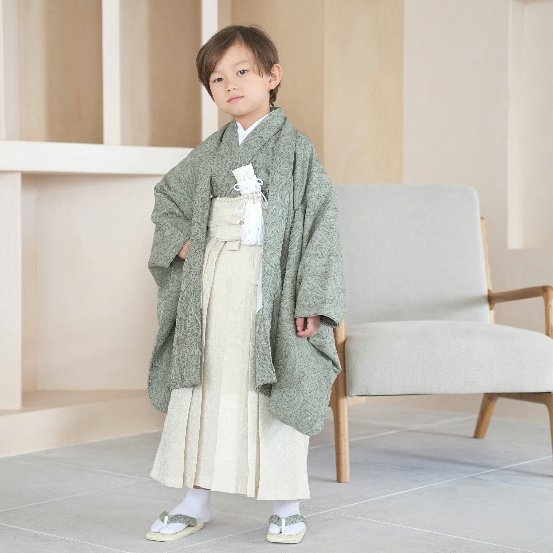 【レンタル】 往復送料無料 七五三セット utatane 袴60cm（身長105cm-115cm前後） 5歳 袴セット ペイズリー 着物セット 緑系 くすみグリーン 地紋 お祝い着 男の子 ジャガード 羽織 袴 着物 長襦袢 角帯 御守 懐剣 羽織紐 腰紐 雪駄 足袋