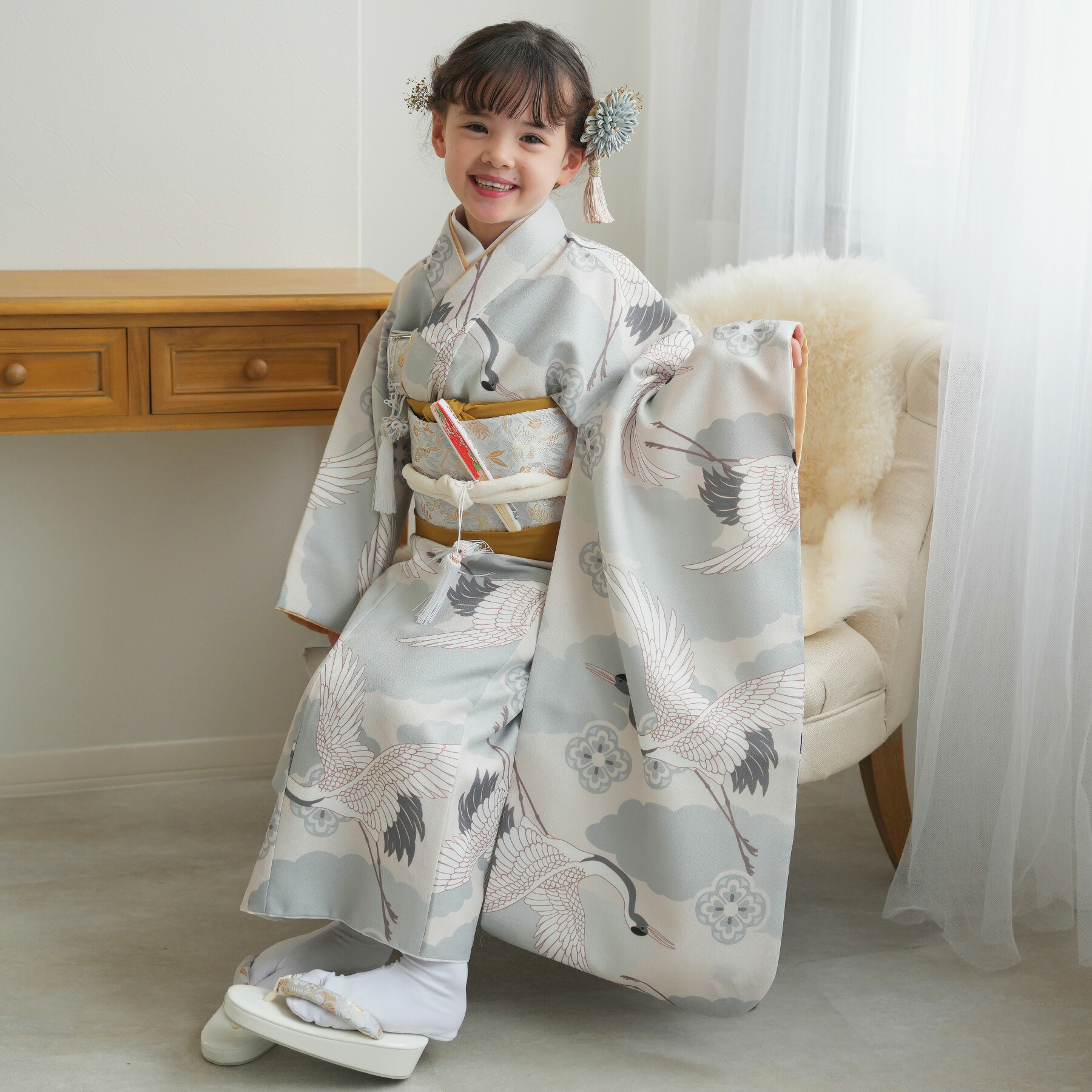 【レンタル】【ひよこ商店 七五三 着物 7歳 女の子 四つ身　ミント吉祥鶴】着物セット 子供 kids 四つ身 お祝い着 七歳 七才 女の子 女児 着物 日本製作り帯 長襦袢 志古貴 ハコセコ 草履 バッグ びら簪 新品足袋プレゼント 往復送料無料