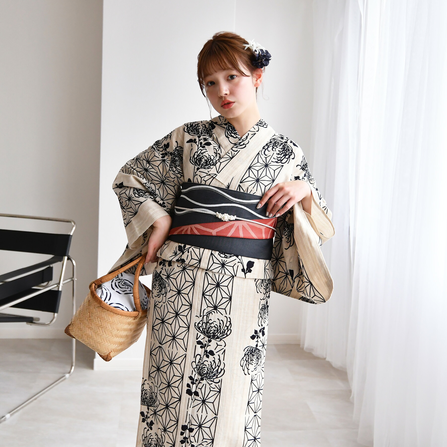 【utatane×注染工房 日本製小幅生地使用 浴衣3点セット先染めベージュ ブラックの麻の葉と菊】特選シリーズ 注染 本染め にじみ 手染め ぼかし フリーサイズ 浴衣セット（ゆかた・帯・下駄） 日本製 国産 手縫い併用国内縫製 奈良の職人さんの手染め