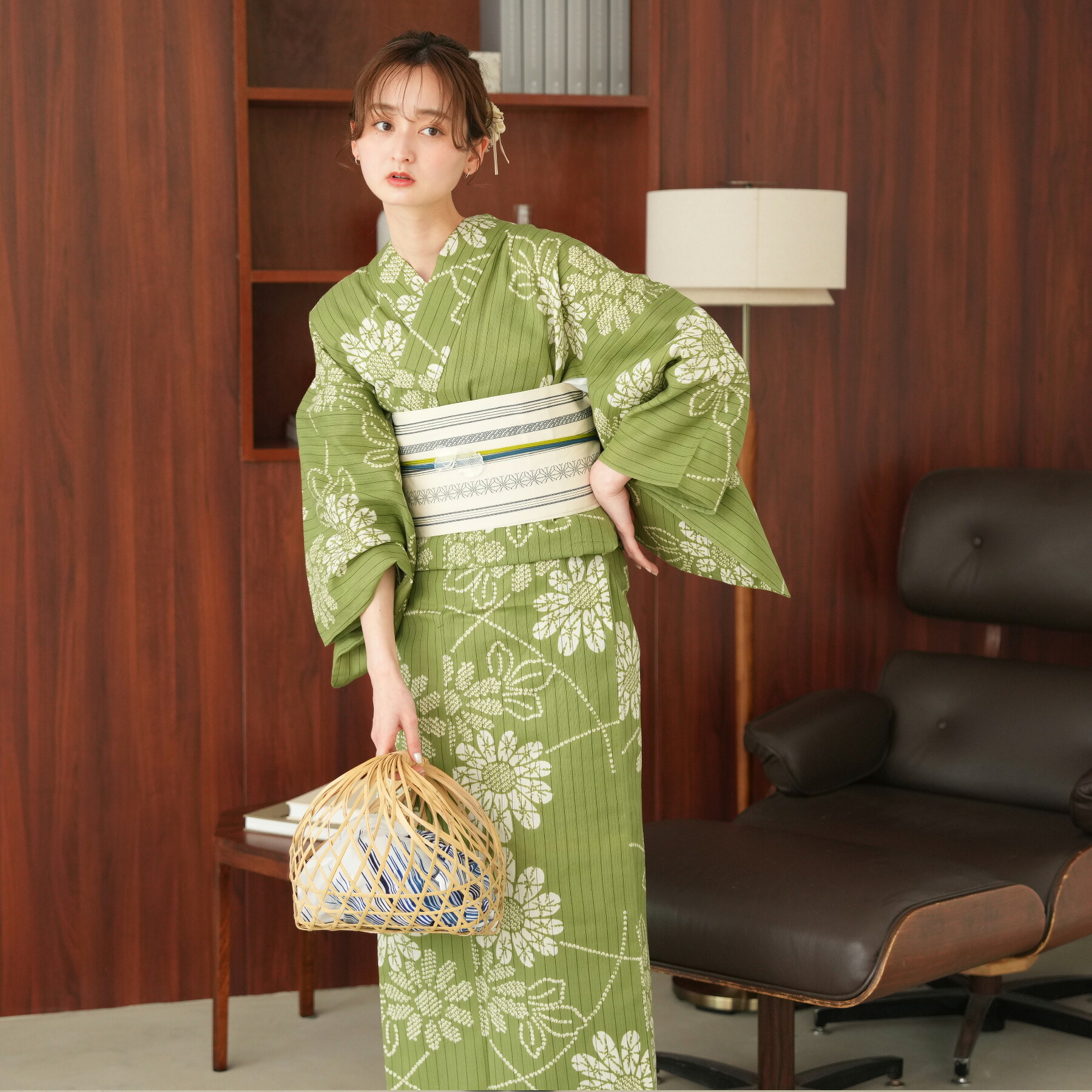 【utatane×注染工房 日本製小幅生地使用 浴衣3点セット 等間しじら 草色に露芝小菊】特選シリーズ 注染 本染め にじみ 手染め ぼかし フリーサイズ 浴衣セット（ゆかた・帯・下駄）ですぐお出かけ 日本製 国産 手縫い併用国内縫製 奈良の職人さんの手染め