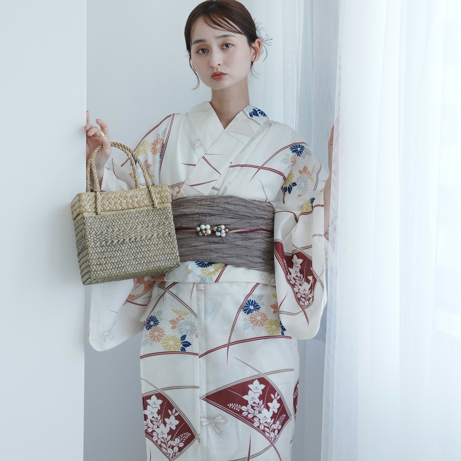 【utatane 高級変わり織 浴衣3点セット クリームに露芝紋の古典花】ここでしか買えない昭和初期アンティーク復刻版 フリーサイズ 浴衣セット（ゆかた・帯・下駄）ですぐお出かけ 上質 うたたね 国産生地 国内染色