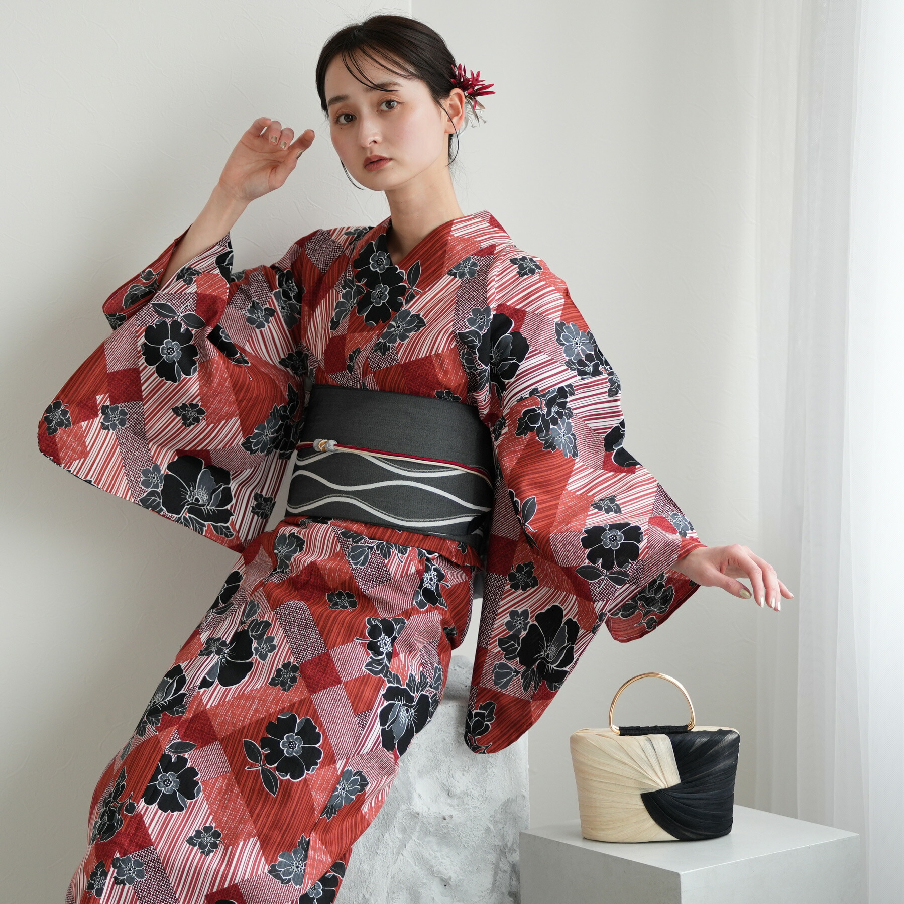 【ニコアンティーク 高級変わり織 浴衣3点セット　芙蓉エフェクト レッド】みんなと違う浴衣を着よう！個性派きものブランドNicoAntique フリーサイズ 浴衣セット（ゆかた・帯・下駄）ですぐお出かけ レトロ 国産生地 国内染色