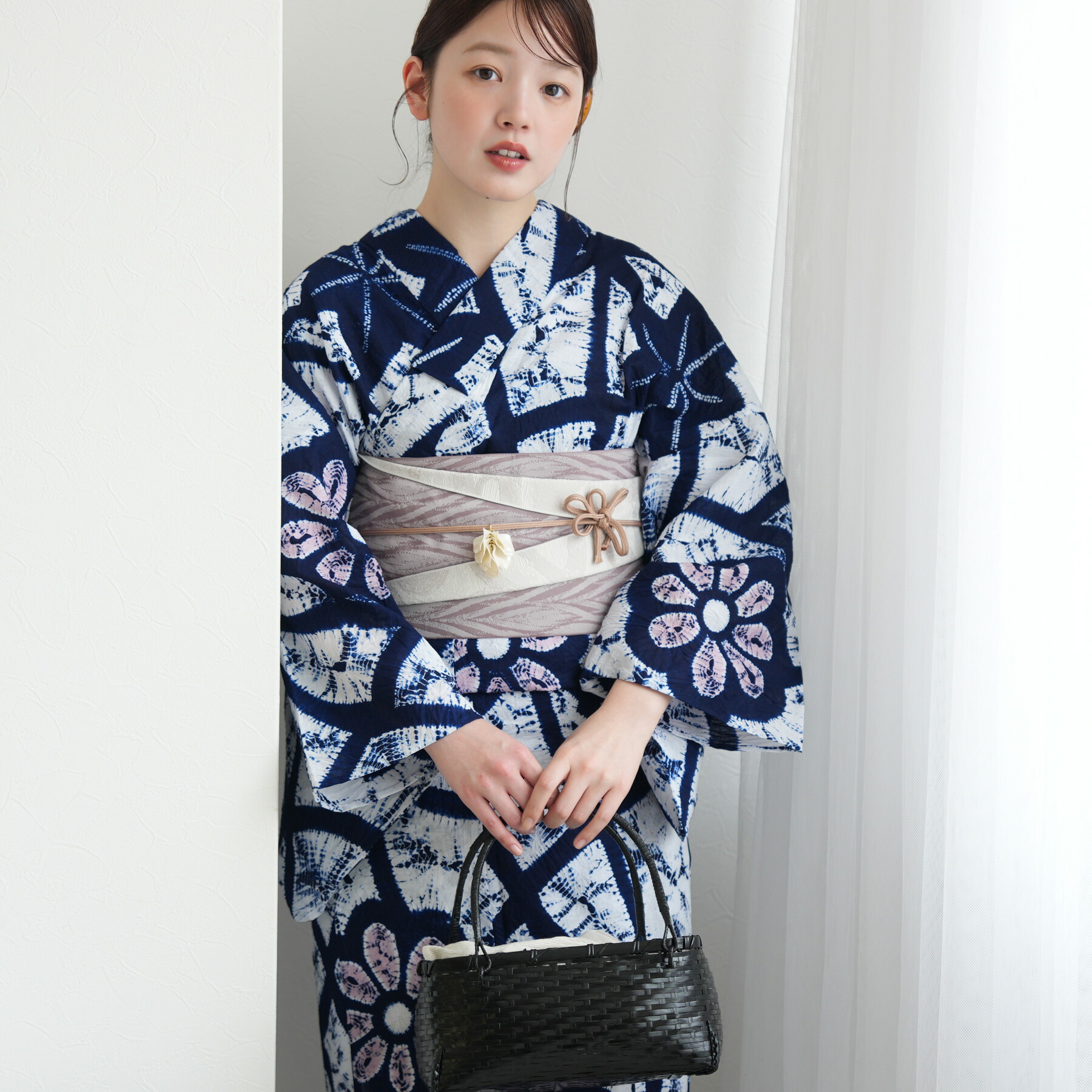【utatane　有松絞り 浴衣3点セット｜絞り 加藤トモ子 近藤幸子 絞り染 北條義昌 花格子（フリーサイズ）】極み｜伝統工芸｜本染め｜コットン100％｜浴衣・帯・下駄付き 109,999円