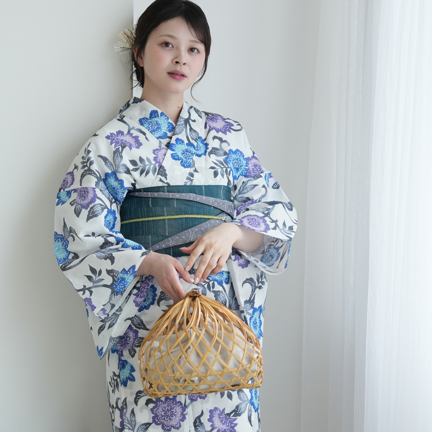 【浴衣 3点セット レディース 綿絽 高級変わり織｜白地に青と紫の更紗紅型寄せ（フリーサイズ）】綿100％｜大人浴衣｜夏着物｜絽｜涼しい｜モダン｜古典｜浴衣・帯・下駄付き 15,599円