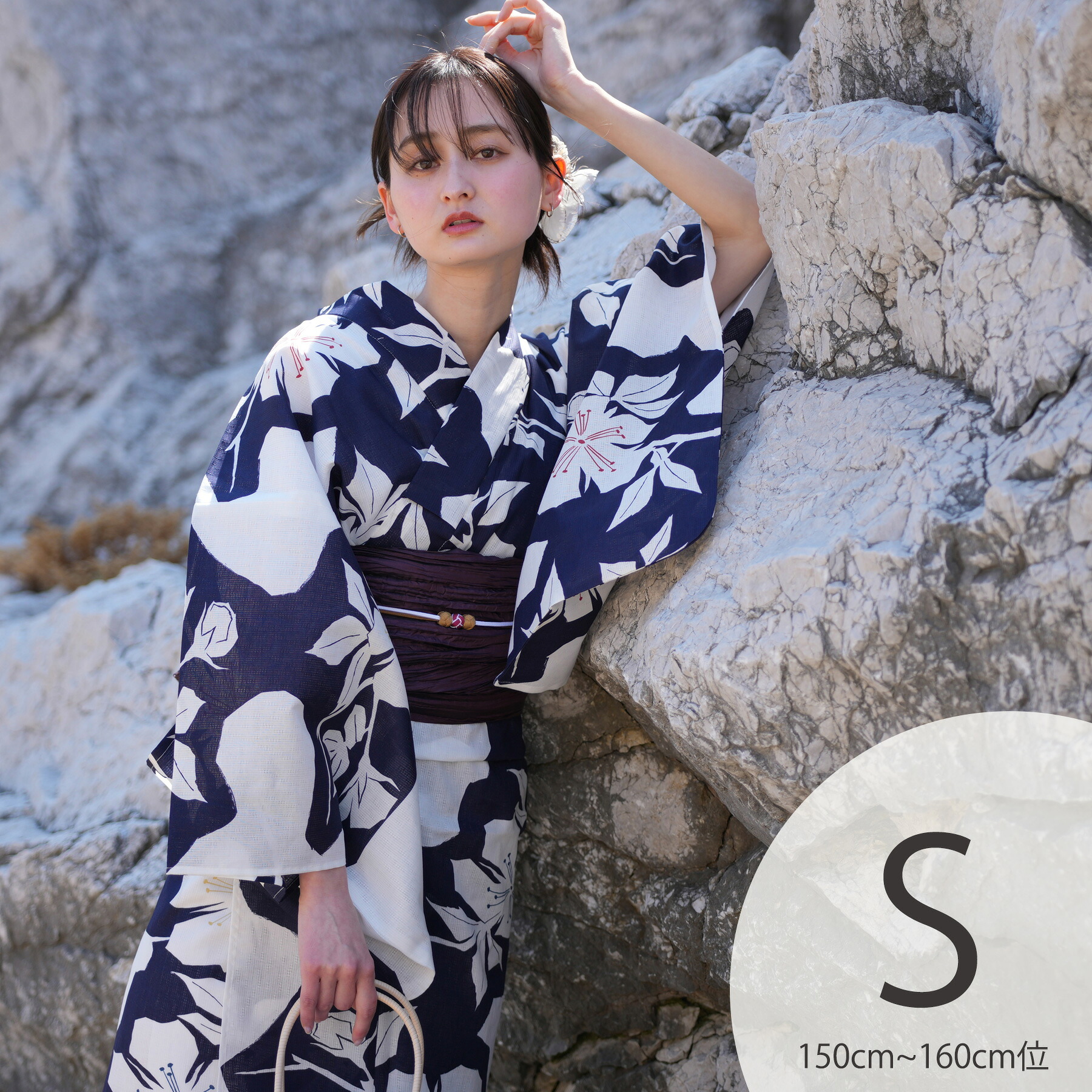 【utatane 高級変わり織 浴衣3点セット 白地に紺の花切り絵】ここでしか買えない昭和初期アンティーク復刻版 プチサイズ（150-160cm）Sサイズ 浴衣セット（ゆかた・帯・下駄）うたたね 上質 国産生地 国内染色 低身長コーデ
