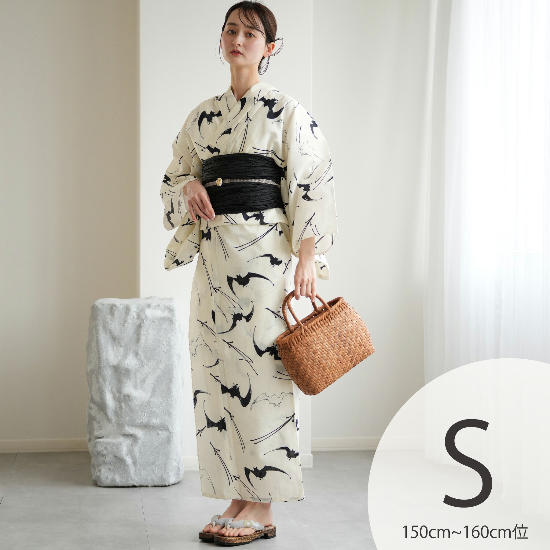 【ニコアンティーク 高級変わり織 浴衣3点セット オフホワイト蝙蝠】みんなと違う浴衣を着よう！個性派きものブランドNicoAntique プチサイズ（150-160cm）Sサイズ 浴衣セット（ゆかた・帯・下駄） レトロ 上質 国産生地 国内染色 低身長コーデ
