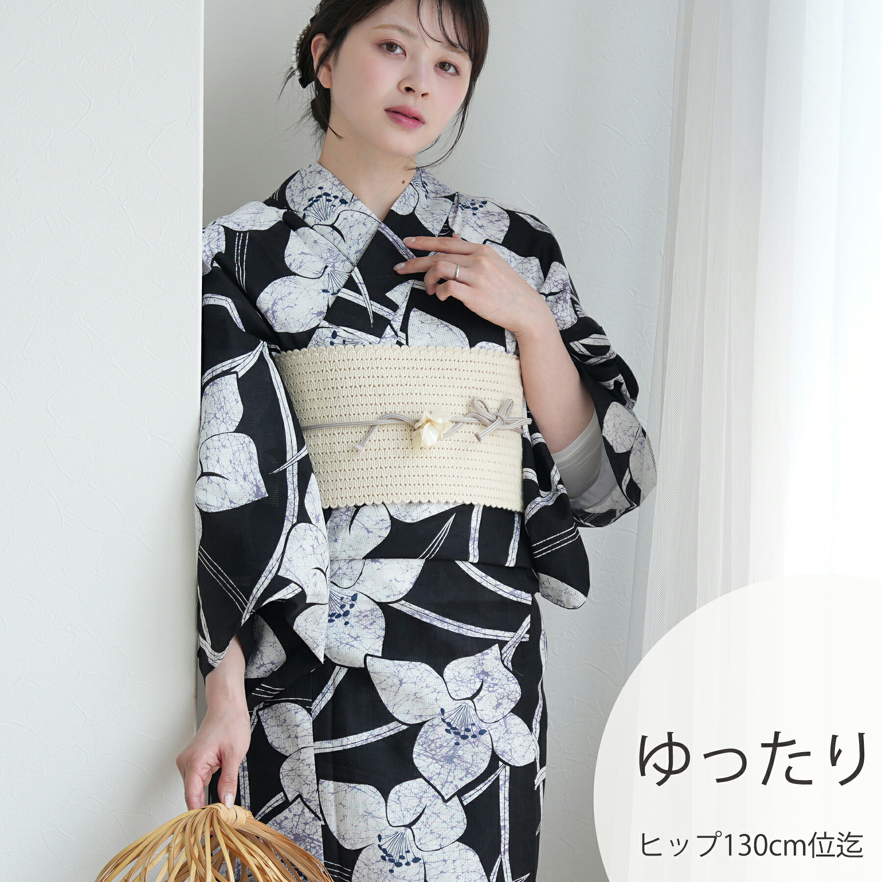 浴衣 3点セット 古典レトロ レディース 3L ゆったりサイズ（ヒップ約130cm位まで対応） utatane 高級変わり織 浴衣・帯・下駄付き 国産生地・国内染色 希少図案を現代に復刻 【紺地にろうけつ寄せの古典花 薄涼】｜ニコアンティーク