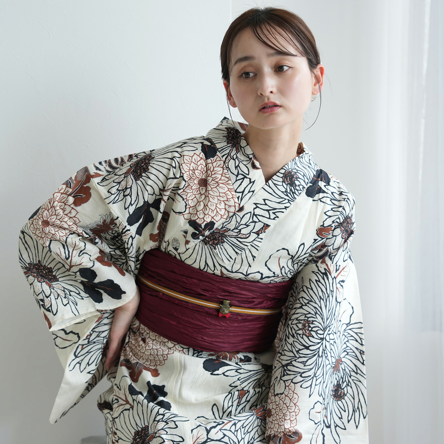 【utatane セパレート高級変わり織 二部式浴衣3点セット 先染めベージュ風にブラウンの菊づくし】ここでしか買えない昭和初期アンティーク復刻版 フリーサイズ 浴衣セット（ゆかた上下・帯・下駄）ですぐお出かけ 古典レトロ 国産生地 国内染色 上質