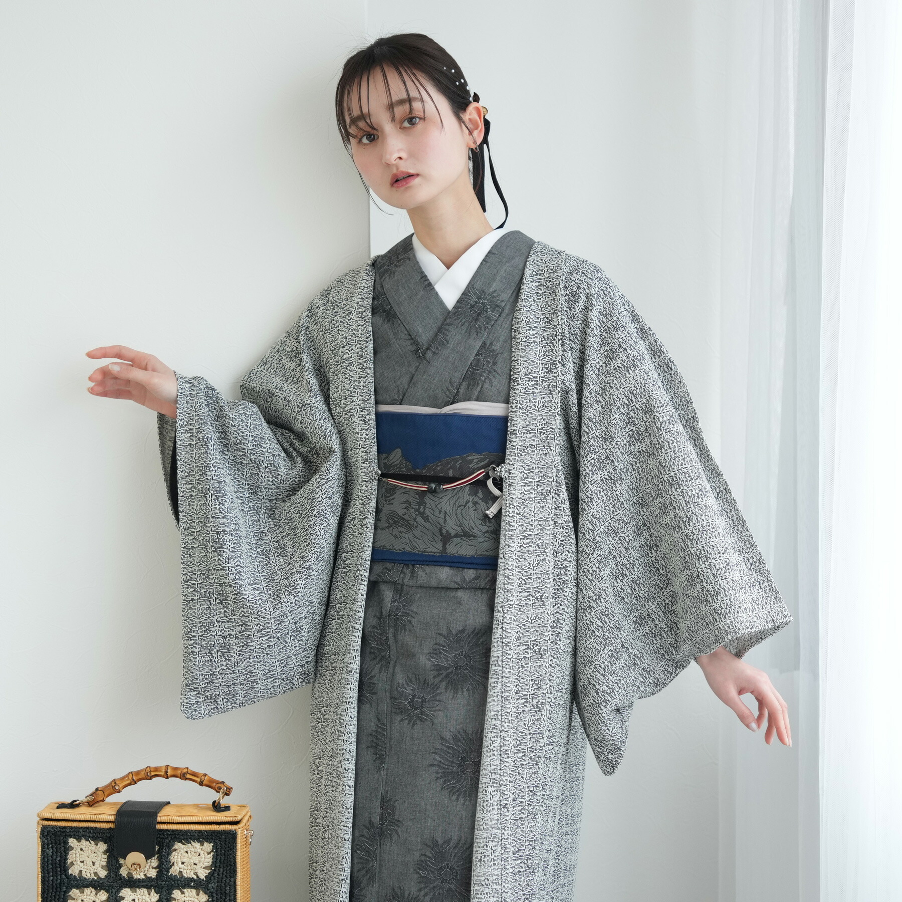［ニコアンティーク公式］薄羽織 着物 日本製 国産生地 フリーサイズ レディース 長羽織 和装コート アウター 塵除け モワレ ホワイト＆ネイビー 春夏秋 エレガント 上品 仕立て上がり 着物好き