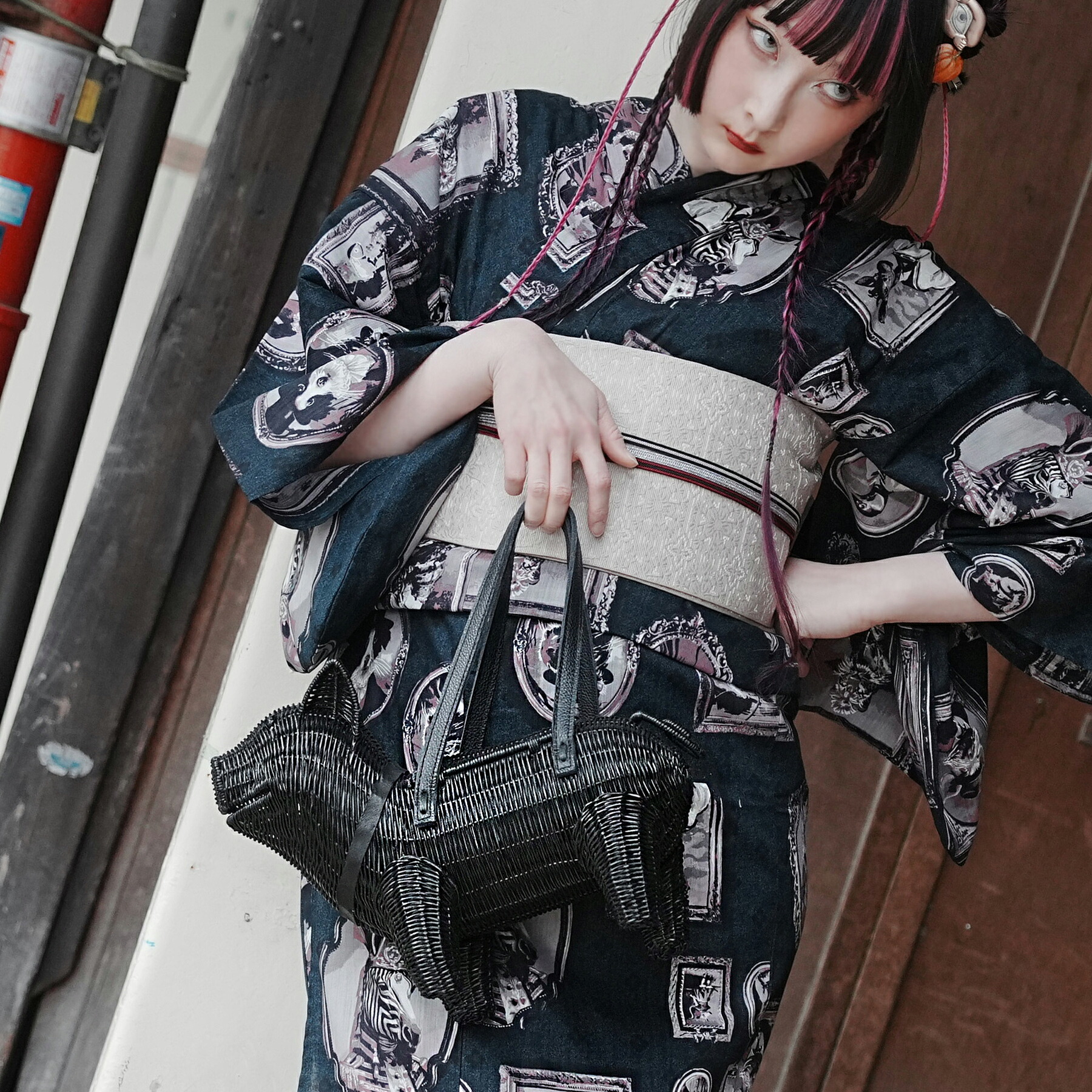 【utatane 籐カゴバッグ 黒ぶた 牛革ハンドルバッグ ブタ　black piggy ラタンウィッカー 籐編み 単品】アニマルモチーフ かごバッグ 籠バッグ バスケット ハンドメイド 天然素材 ボヘミアン ミッドセンチュリー フラワームーブメント 春 夏 カジュアル 浴衣 着物
