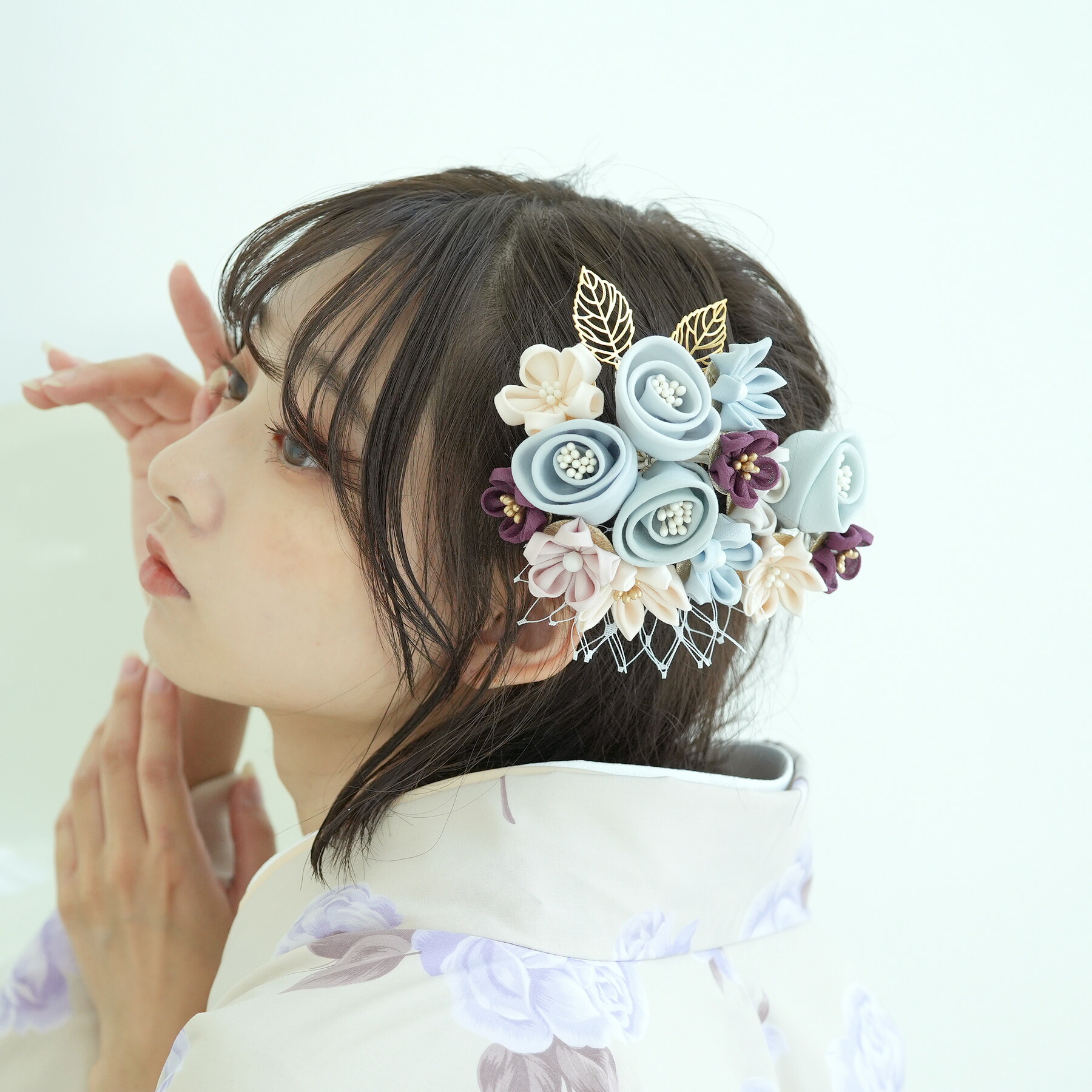 髪飾り 袴 振袖 着物 日本製 国産 フリーサイズ マルチ系 花 3点セット コーム Ｕピン 女性 ladies つまみ巻きバラブーケ＆タッセル ベージュ パープル 白 赤 水色 ピンク 写真 記念撮影 成人式 卒業式｜ニコアンティーク