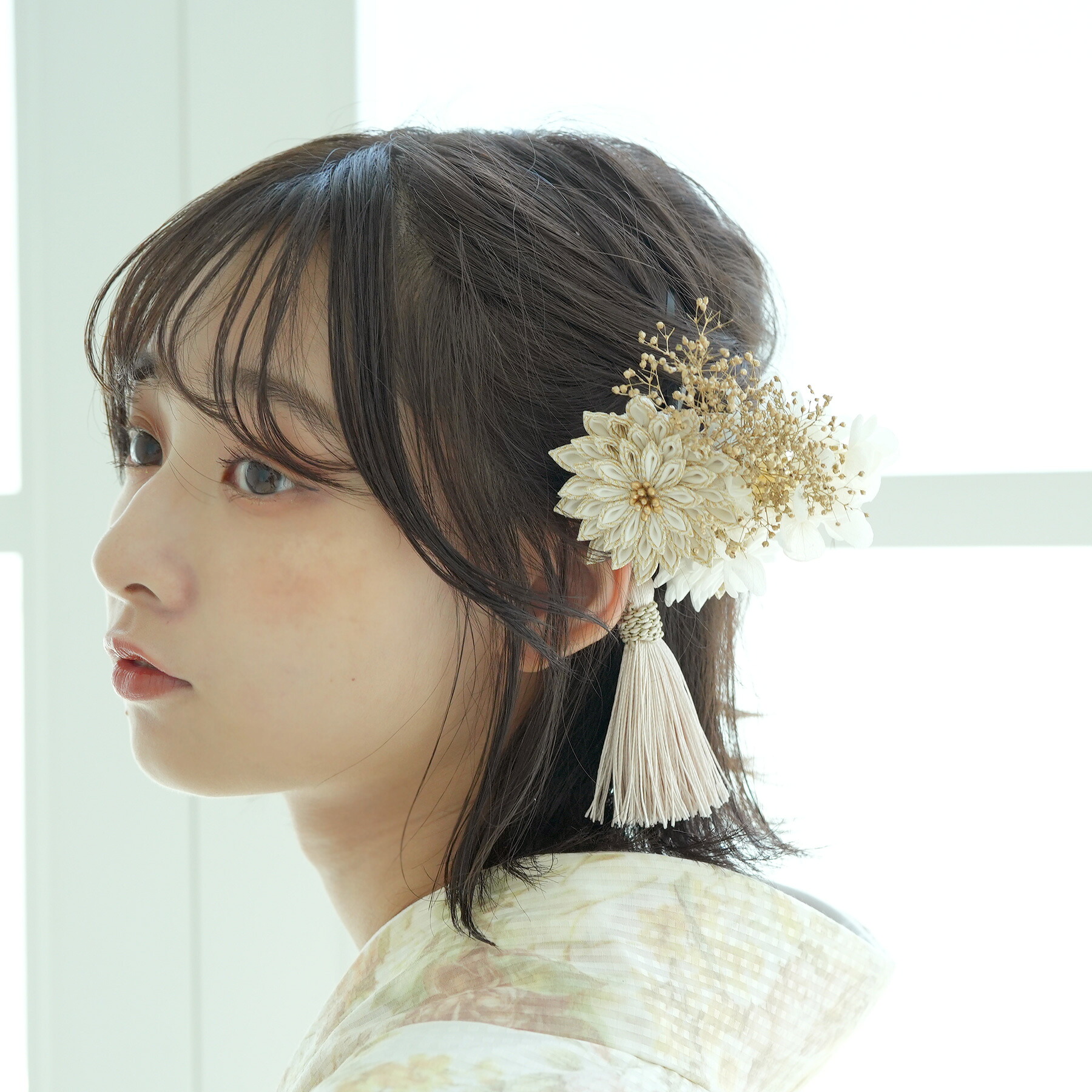 髪飾り 袴 振袖 着物 日本製 国産 フリーサイズ マルチ系 花 菊・あじさい＆かすみそうタッセルスリーピ パッチンどめ 女性 ladies ゴールド ピンク 黒 白 シルバー 写真 記念撮影 成人式 卒業式