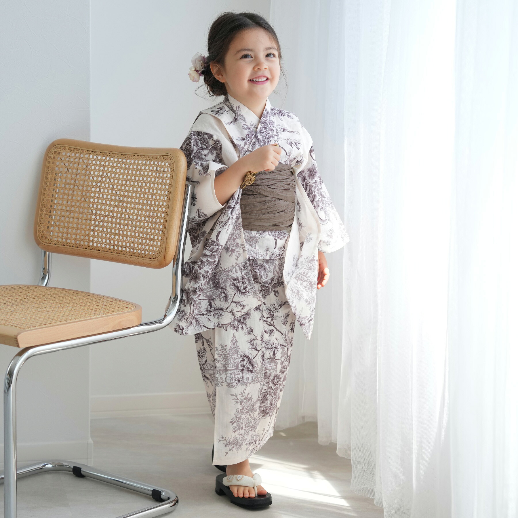 【ニコアンティーク kids 高級変わり織 子供浴衣3点セット 女の子 ストレンジローズのトワルドジュイ バニラ】個性派きものブランドNicoAntique こども浴衣セット（ゆかた・帯・下駄）3歳 4歳 5歳 6歳 7歳 8歳 9歳 10歳 レトロ キッズ 国産生地 国内染色 上質