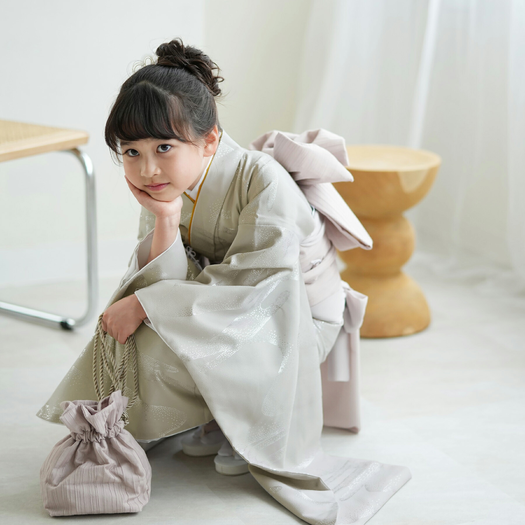 七五三セット ひよこ商店 120cm-135cm前後 七五三 7歳 着物 販売 女の子 霞 四つ身 振袖 グレー系 子供 kids 着物セット 購入 お祝い着 記念撮影 フルセット 七歳 七才 7才 日本製作り帯 草履 バッグ びら簪 足袋 ニュアンスカラー