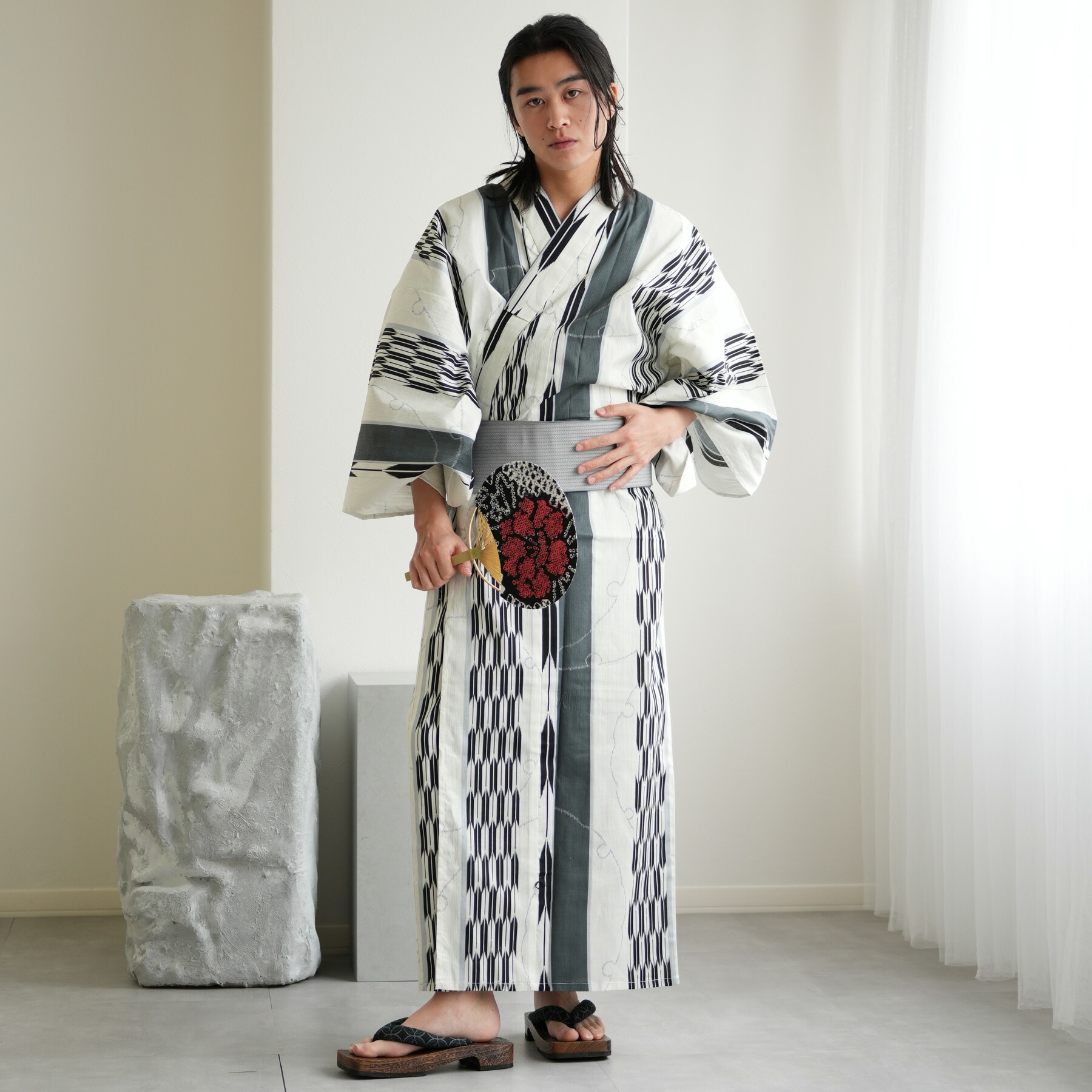 【高級変わり織 メンズ 浴衣3点セット きなりに雪輪矢絣】男　紳士 男性 選べるM/Lサイズ 日本製角帯　浴衣セット（ゆかた・帯・下駄）ですぐお出かけ 古典柄 レトロ 上質 国産生地 国内染色