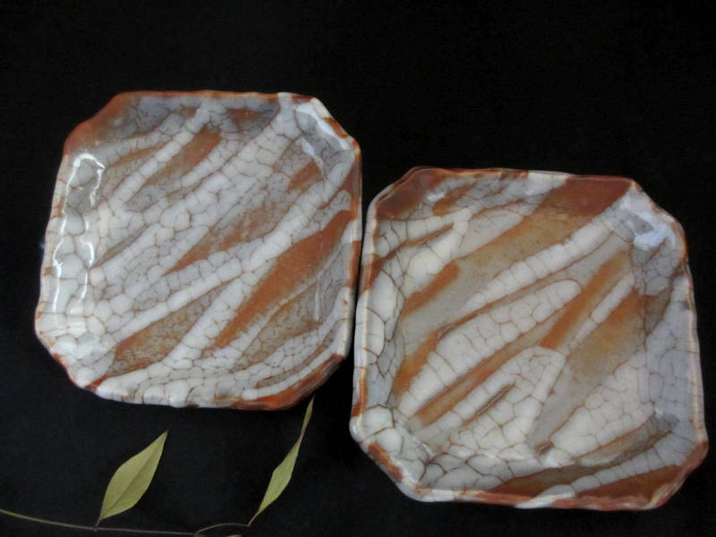 角皿 ■康元窯 佐藤公一郎作 梅花皮 鼠志野 角銘々皿 (2個組) 【和食器】【ギフト】｜織部の器／千瓢 8,930円