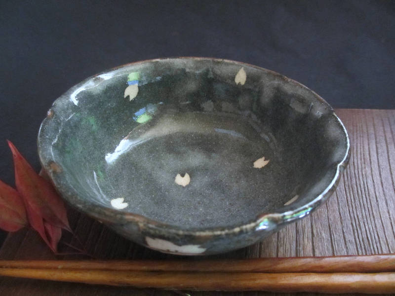 楽天市場】角皿 □ 玉山窯 監修 玉置保夫 鼠志野 葡萄文 四方鉢 (1皿