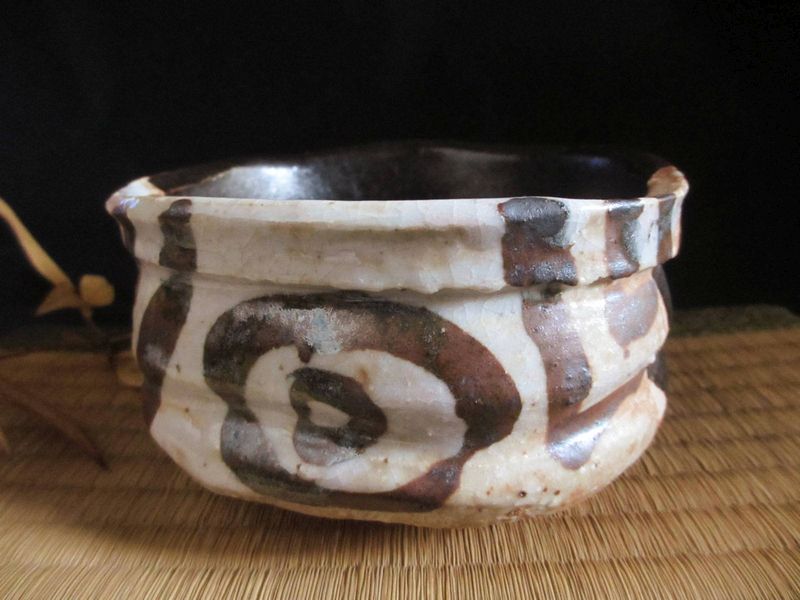 コーヒー・お茶用品 茶碗 □ 陶芸作家・佐藤和次 和食器 黒織部幾何紋