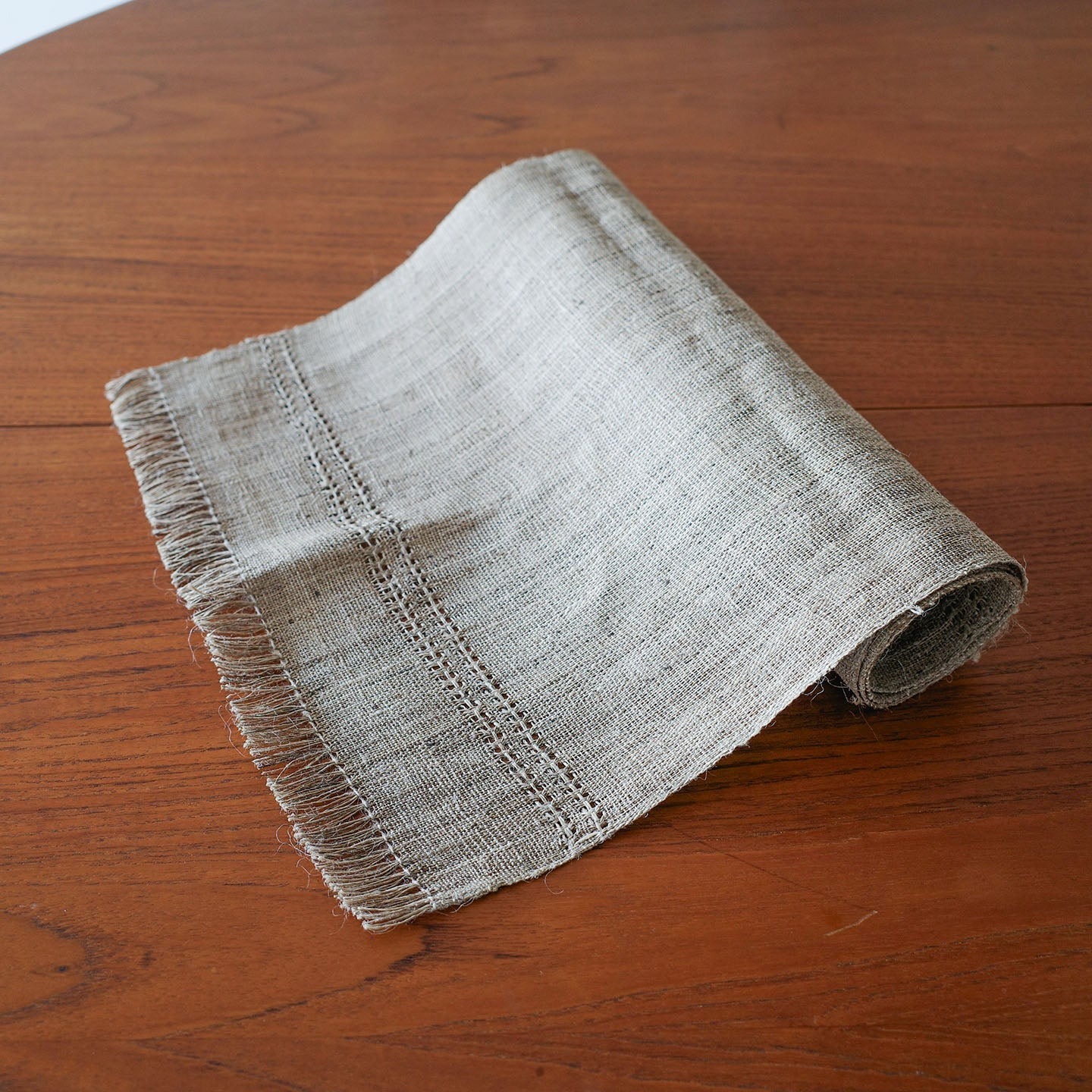 mrak Allo ヒマラヤオオイラクサ多用布 ニットクロス コースター 手工芸品 麻 オオイラクサ ニット クロス コップ グラス 茶器 茶碗 茶壷 ネパール ヒマラヤ カトラリー 茶 ベージュ 陶器 陶芸家 茶道具 お買い物マラソン プレゼント ギフト