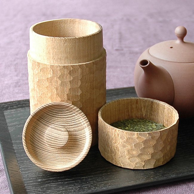 【送料無料】 南海通商　ロクサン 木製茶筒一刀彫 0721-001