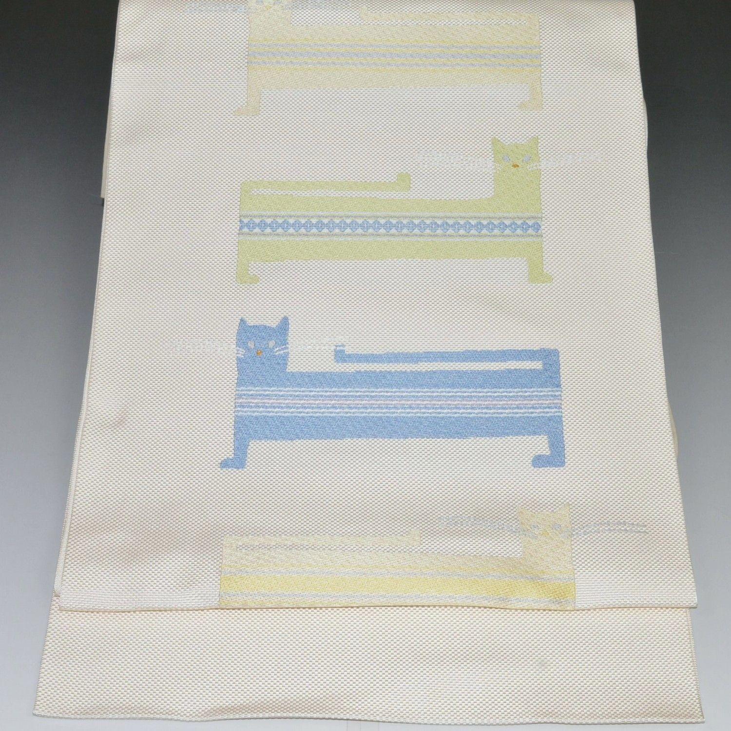 おしゃれ帯の特選品【にしむら織物謹製】紋八寸名古屋帯 四季彩 ねこのともだち柄No.13154 生成色(きなりいろ)太鼓柄タイプ 未仕立新品 織屋にしむら 本場博多博多名古屋帯 正絹 未仕立て状態寸法:長さ492cm巾31cm【送料無料】【日本製品】【仙臺屋このみきものと帯】|キモノ 仙臺屋 本店