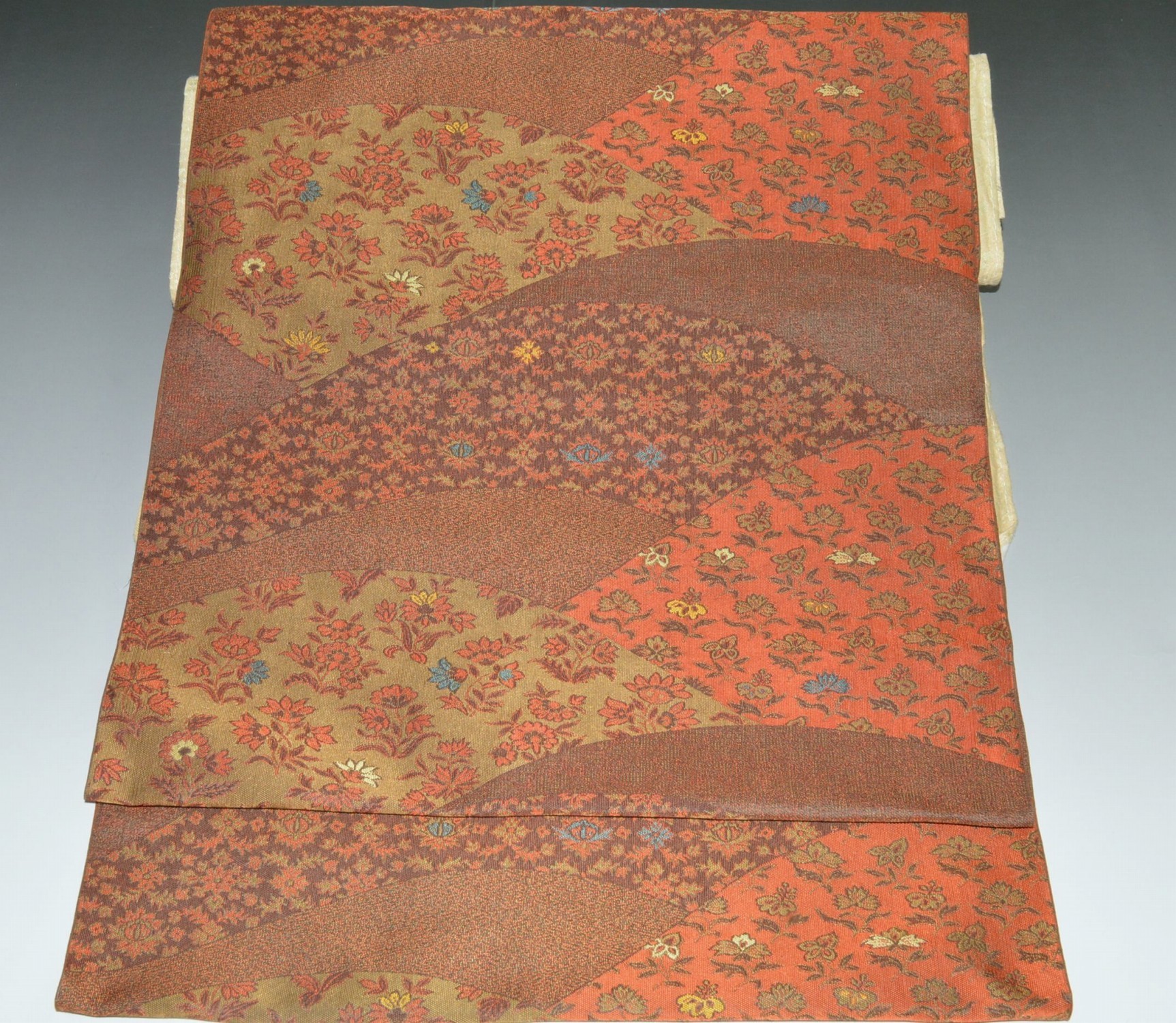 極上の逸品 特選品【山喜織物謹製】萬葉 紹巴織名古屋帯 No.13193 洒落袋帯 つむぎ 小紋 普段着にオススメ 締めやすくシワになりにくい特選織物 お洒落用に◎ 西陣織 本体絹素材 未仕て 西陣機屋番号 581 普段着 お茶会 入学式 卒業式 街着 正絹 普段着 街着 未仕立て