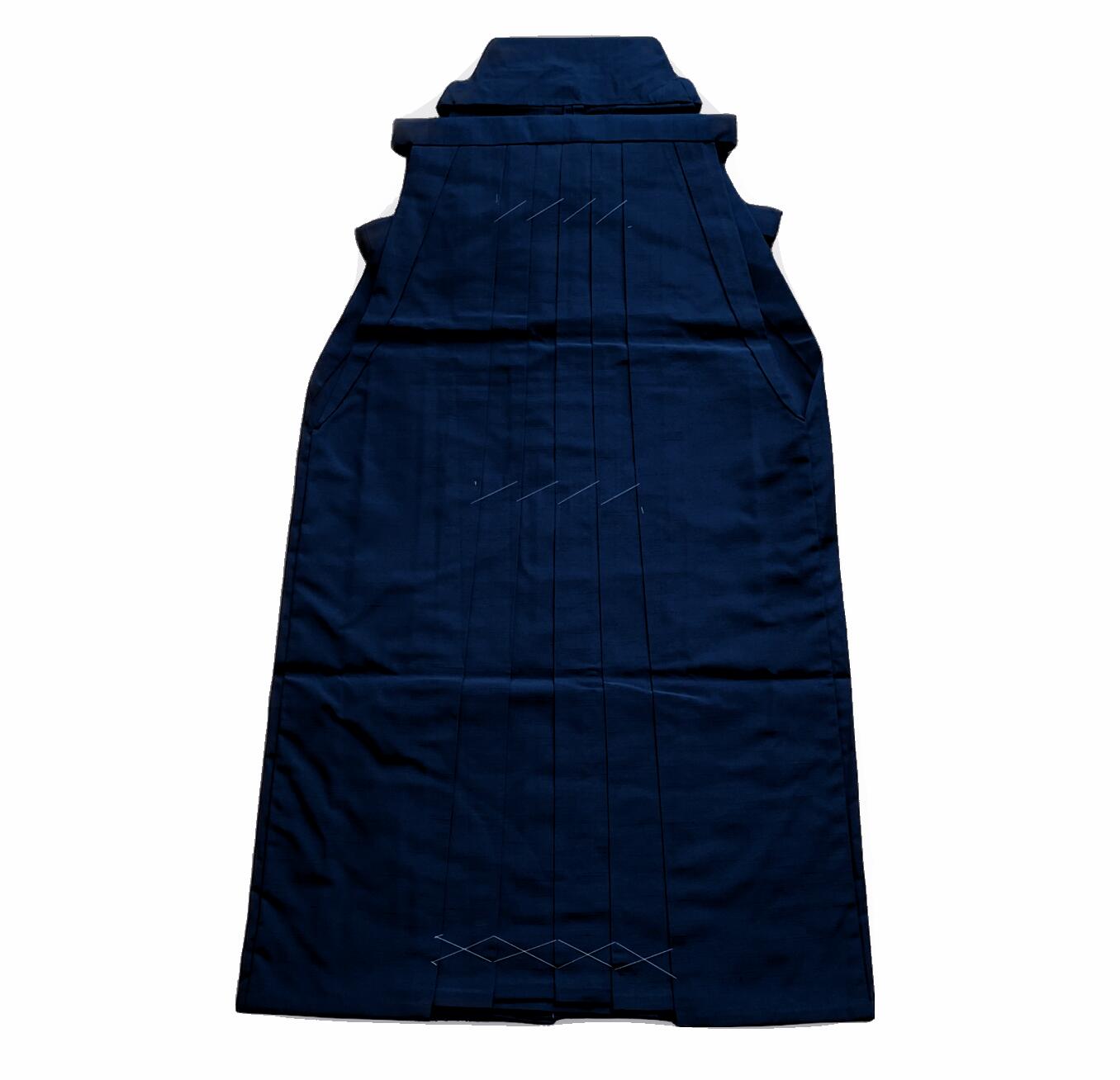 【新品】仙臺屋仕立て制作 おとこもの袴無地タイプ生地 Lサイズ No.806 青墨色（仕立て上がり・馬乗り）絹素材 丈2尺4寸 91センチ 紋付 結婚式 成人式 日本舞台 舞踏 踊り用 民謡 弓道 邦楽演奏の盛装 各種武道の演技 舞台衣裳に最適！【送料無料】【日本製品】 32,175円