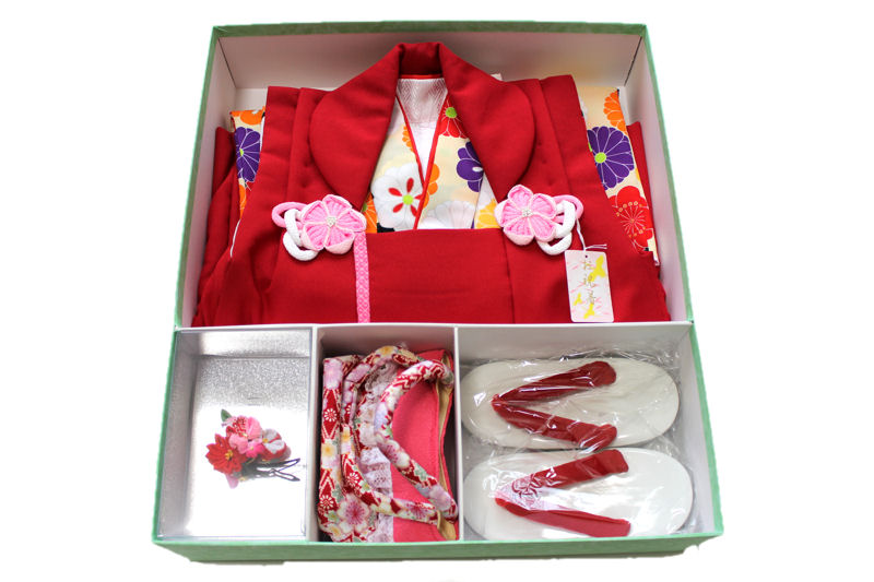 【送料無料】三歳/3才女児お祝い着（古典柄菊/着物：肌色×黒色/被布：赤色/七五三・洗える）