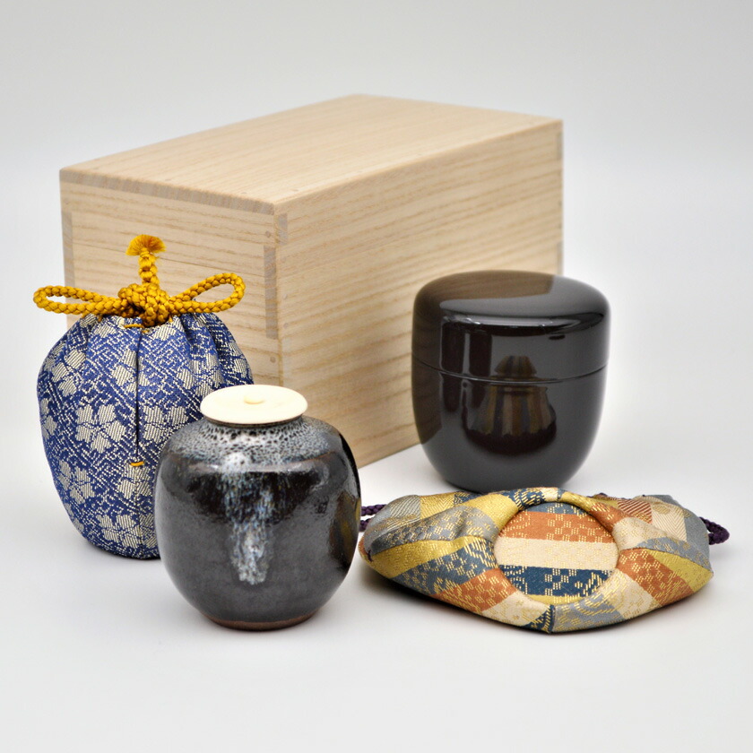 桐の茶箱　お点前セット　茶碗　茶入　茶匙　香合　茶筅　棗 E898 送料無料 茶箱 茶道具セット 茶道 抹茶碗 棗 仕覆 茶匙