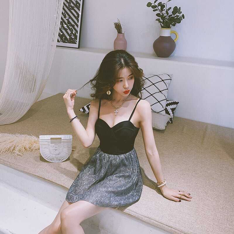 水着 体系カバー水着 ワンピース フリル 谷間魅せ 盛れる かわいい 大人可愛い きれいめ セクシー sexy シンプル カジュアル ナチュラル ゴージャス 華やか 大人 大人っぽい おしゃれ お洒落