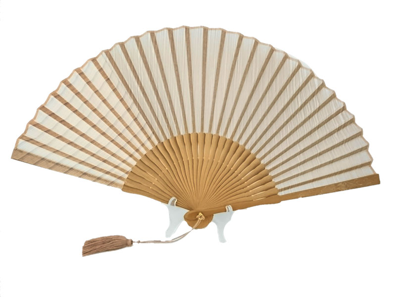 期間限定送料無料 楽天市場 白檀扇子 和柄 ベージュベース 7 5寸男物サイズ 女性用扇子女物扇子 男女兼用 シルクファンアールデコブランド フォーマル扇子 京せんす 風香扇 高級感 Caronova Sa Com